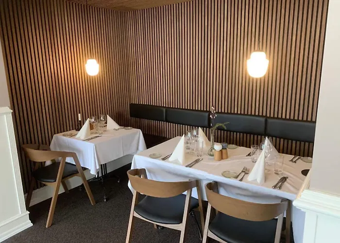 Romantic 2 Person In Give